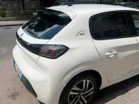 Usata Peugeot 208 102 CV (75 kW) 2020 Bianco Utilitaria