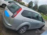 Usata Ford Focus 115 CV (84 kW) 2007 Grigio Station wagon