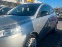 Usata Lancia Ypsilon 80 CV (58 kW) 2017 Grigio Utilitaria