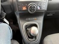 Usata Toyota Verso Style 111 CV (81 kW) 2016 Grigio Monovolume