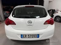 Usata Opel Astra Cosmo 110 CV (80 kW) 2013 Bianco Berlina