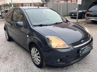 Usata Ford Fiesta Titanium 70 CV (51 kW) 2007 Grigio Berlina
