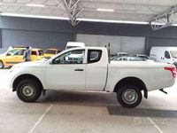 Usata Mitsubishi L200 Invite 154 CV (113 kW) 2017 Bianco Pick-up