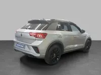 Usata VW T-Roc R-line 110 CV (80 kW) 2023 Pyrit silver metallizzato nero SUV