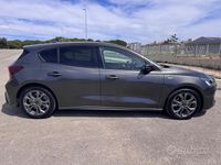 Usata Ford Focus ST-Line X 120 CV (88 kW) 2022 Grigio Utilitaria