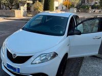 Usata Lancia Ypsilon 69 CV (50 kW) 2016 Bianco Utilitaria