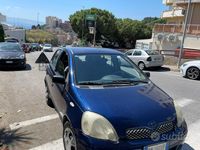 Usata Toyota Yaris 2000 Blu Berlina