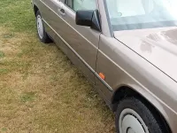 Usata Mercedes 190 105 CV (77 kW) 1987 Marrone Berlina