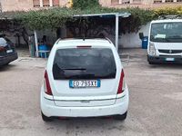 Usata Lancia Musa 90 CV (66 kW) 2010 Bianco Monovolume