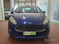 Usado Ford Fiesta Titanium 75 CV (55 kW) 2014 Azul Utilitario