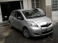 Usata Toyota Yaris Sol 101 CV (74 kW) 2010 Argento Utilitaria