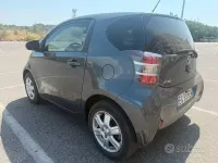 Usata Toyota iQ 68 CV (50 kW) 2011 Grigio Utilitaria