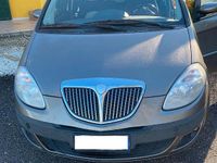 Usata Lancia Musa 105 CV (77 kW) 2005 Marrone Monovolume