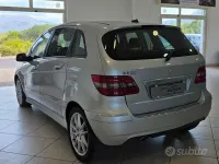 Usata Mercedes B200 140 CV (102 kW) 2009 Grigio Monovolume