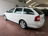 Usata Skoda Octavia Elegance 105 CV (77 kW) 2011 Bianco Station wagon