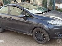Usata Ford Fiesta 70 CV (51 kW) 2010 Grigio Utilitaria