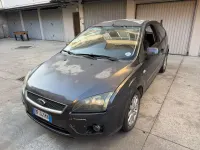 Usata Ford Focus Zetec 90 CV (66 kW) 2007 Grigio Berlina