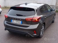 Usata Ford Focus ST-Line 120 CV (88 kW) 2023 Grigio Berlina
