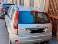 Usata Ford Fiesta 80 CV (58 kW) 2007 Grigio Utilitaria