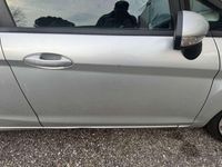 Usata Ford Fiesta 82 CV (60 kW) 2010 Argento Utilitaria