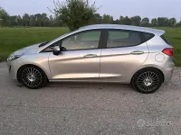 Begagnad Ford Fiesta 70 HK (51 kW) 2019 Grå Halvkombi