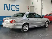 Usata Jaguar X-type Executive 196 CV (144 kW) 2001 Argento Berlina