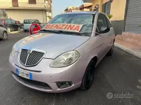 Usata Lancia Ypsilon 60 CV (44 kW) 2010 Viola Utilitaria