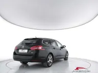 Usado Peugeot 308 Allure 120 CV (88 kW) 2016 Negro Familiar