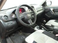 Usata Toyota RAV4 116 CV (85 kW) 2005 Argento SUV