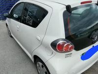 Usata Toyota Aygo 68 CV (50 kW) 2012 Bianco Utilitaria