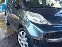Usata Peugeot 107 68 CV (50 kW) 2012 Grigio Utilitaria