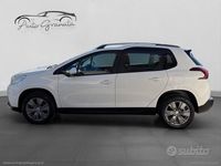 Usata Peugeot 2008 Active 74 CV (54 kW) 2017 Bianco SUV
