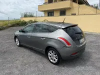 Usata Lancia Delta 120 CV (88 kW) 2013 Marrone Utilitaria