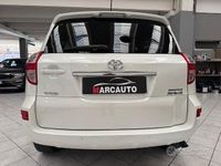 Usata Toyota RAV4 Executive 150 CV (110 kW) 2011 Bianco SUV