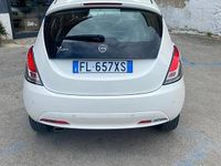 Usata Lancia Ypsilon 95 CV (69 kW) 2017 Bianco Utilitaria
