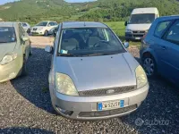 Usata Ford Fiesta Collection 68 CV (50 kW) 2005 Grigio Utilitaria