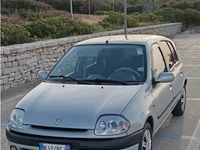 Usata Renault Clio II SE 48 CV (35 kW) 2000 Grigio Utilitaria