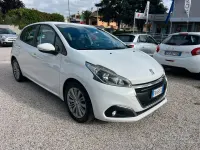 Usata Peugeot 208 Allure 82 CV (60 kW) 2016 Bianco Utilitaria