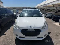 Usata Peugeot 208 68 CV (50 kW) 2014 Bianco Utilitaria