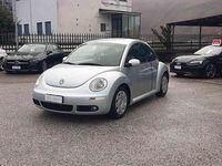 Usata VW New Beetle 105 CV (77 kW) 2006 Argento Utilitaria