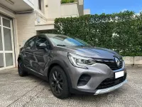 Usata Renault Captur 116 CV (85 kW) 2021 Grigio SUV