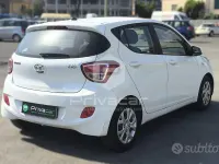 Usata Hyundai i10 66 CV (48 kW) 2016 Bianco Utilitaria