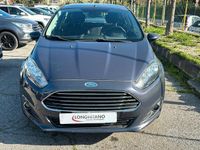 Usata Ford Fiesta 97 CV (71 kW) 2015 Grigio Utilitaria