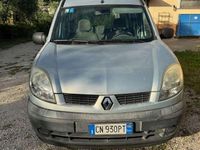 Usata Renault Kangoo 75 CV (55 kW) 2004 Argento Monovolume