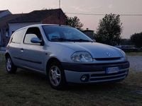 Usata Renault Clio II Dynamique 75 CV (55 kW) 2001 Blu/azzurro Berlina