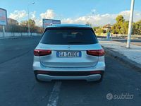 Usata Mercedes GLB180 116 CV (85 kW) 2020 Argento SUV