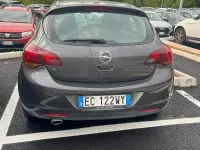 Usata Opel Astra 90 CV (66 kW) 2011 Grigio Berlina