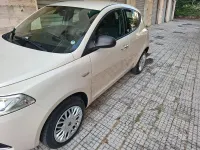 Usata Lancia Ypsilon 85 CV (62 kW) 2016 Bianco Utilitaria