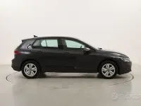 Usata VW Golf VIII Life 110 CV (80 kW) 2021 Grigio Berlina