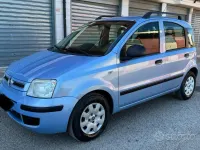 Usata Fiat Panda Lounge 69 CV (50 kW) 2012 Bluazzurro Utilitaria
